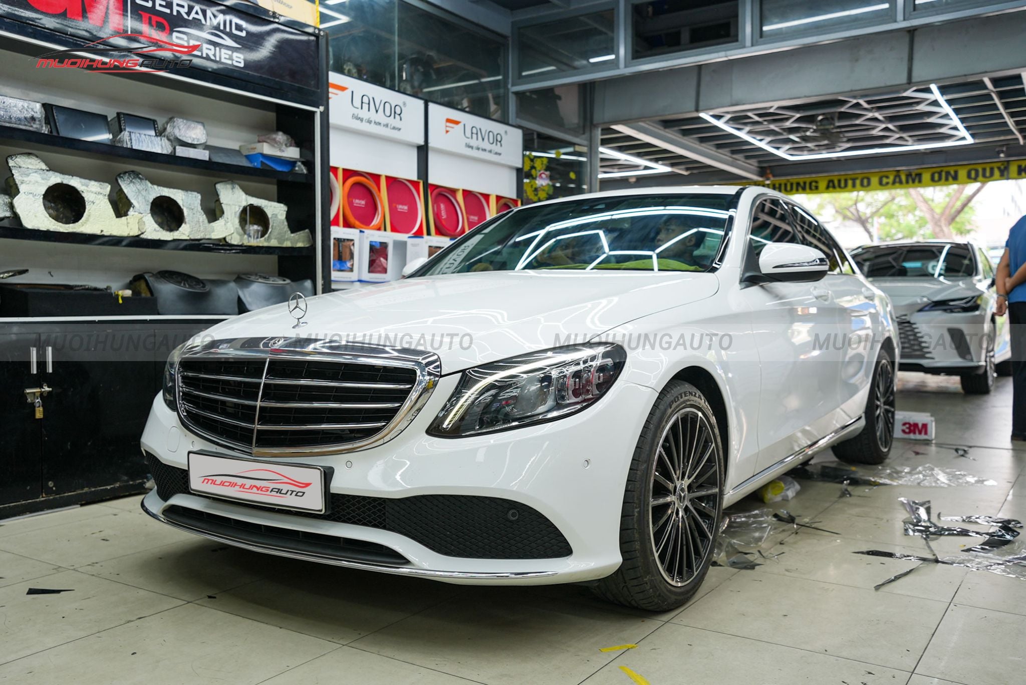 Dán phim cách nhiệt 3M ô tô Mercedes C200 2019