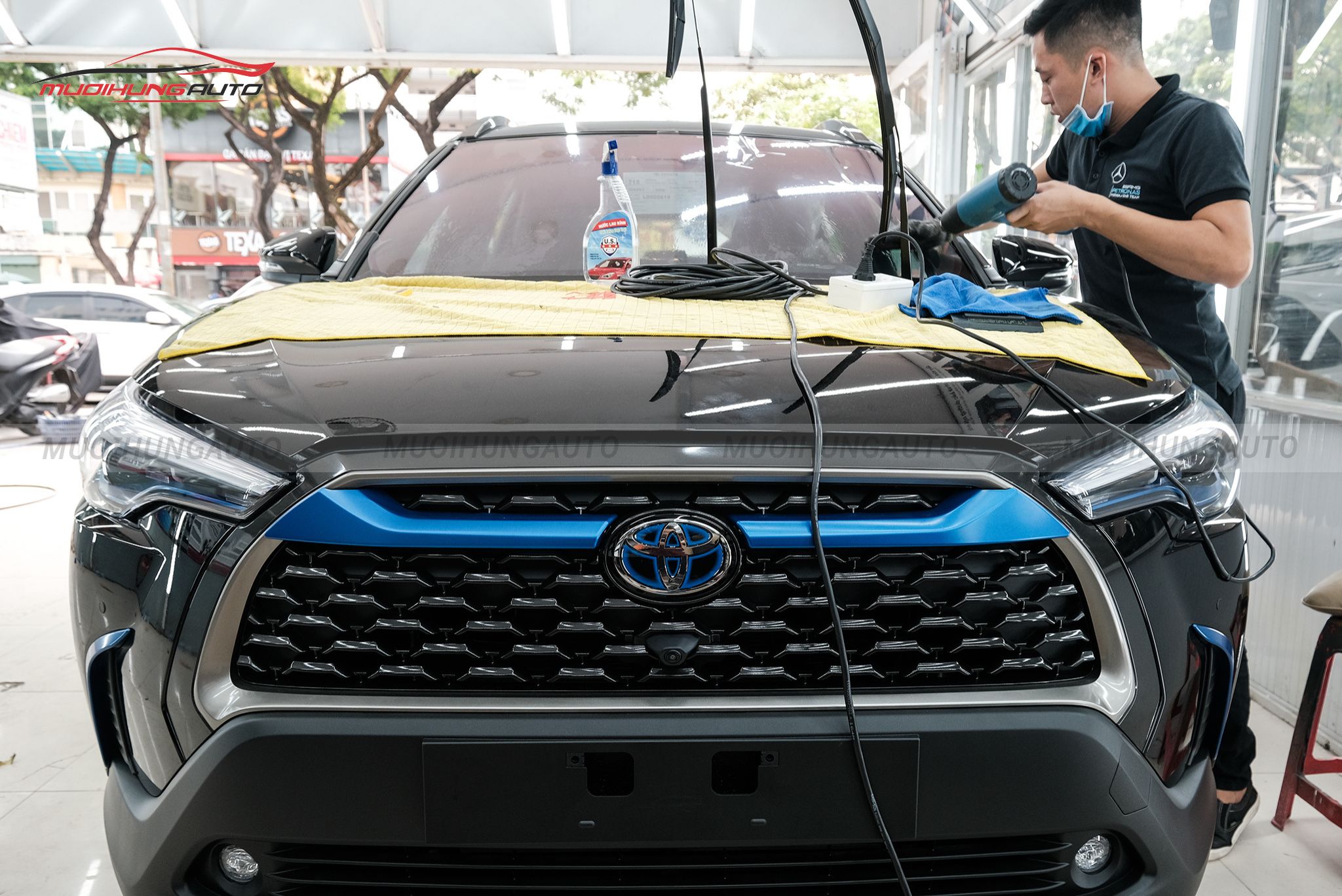 Dán phim cách nhiệt 3M ô tô Toyota Corolla Cross Hybrid