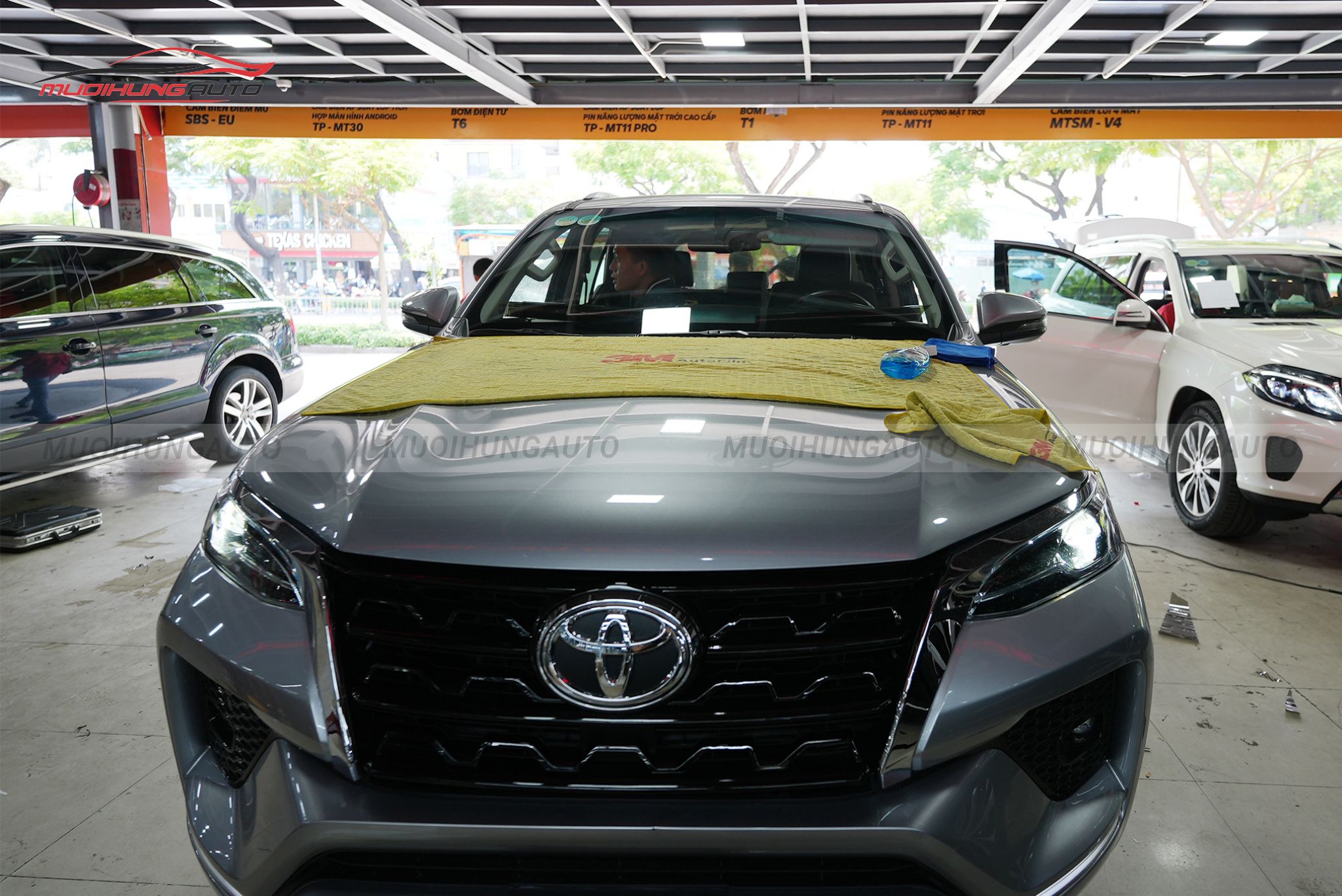 Dán phim cách nhiệt 3M ô tô Toyota Fortuner 2022