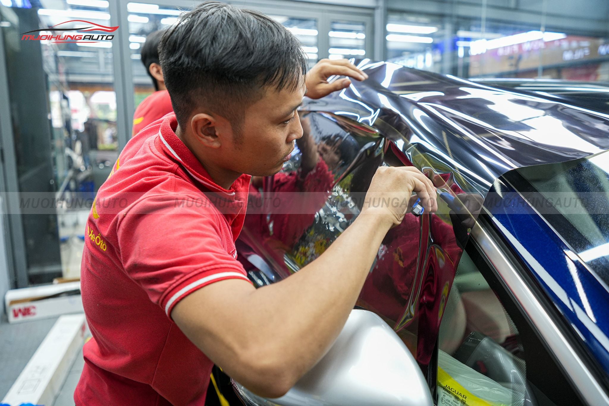 Dán phim cách nhiệt 3M xe Jaguar EV400