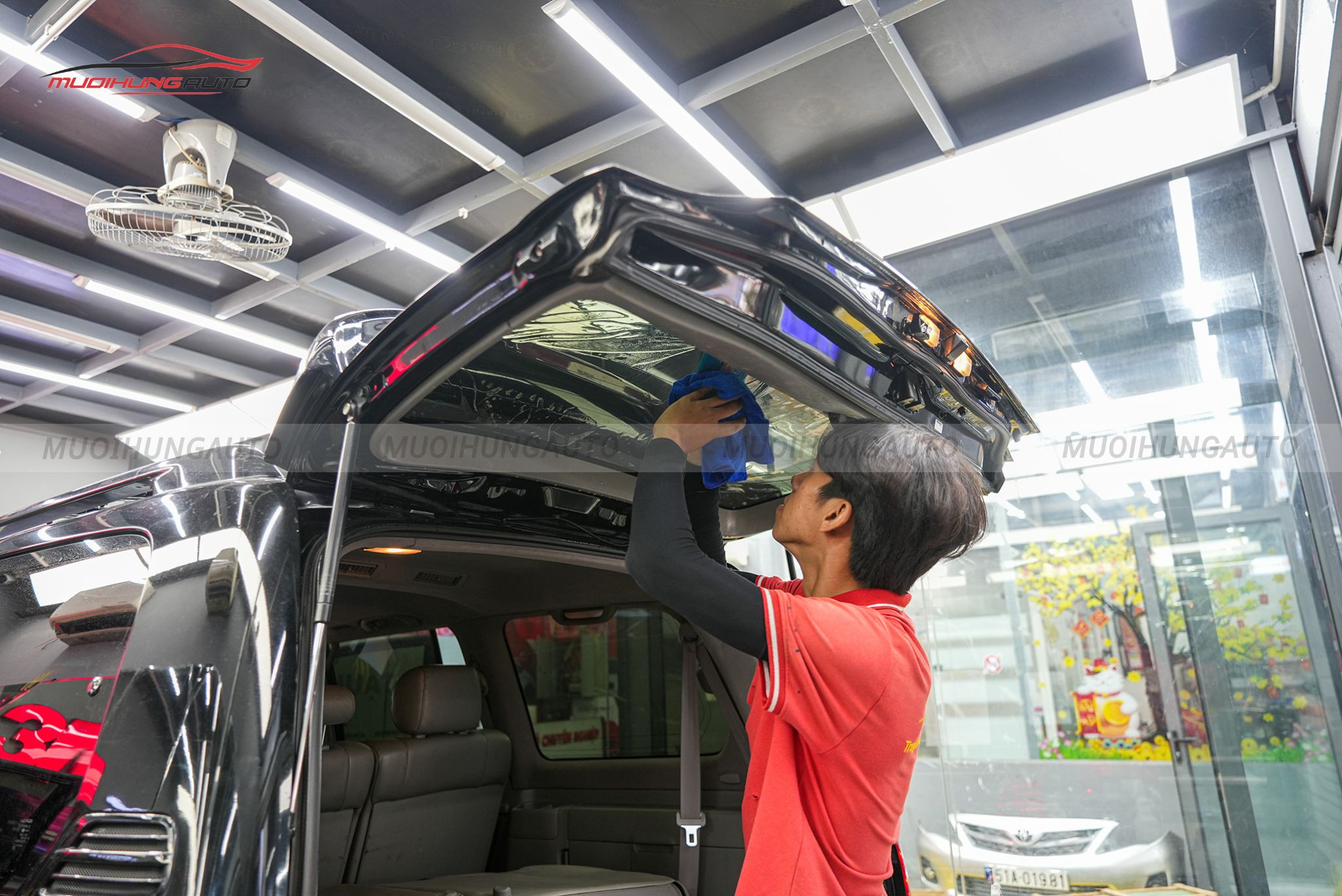 Dán phim cách nhiệt 3M xe Lexus LX470 2015