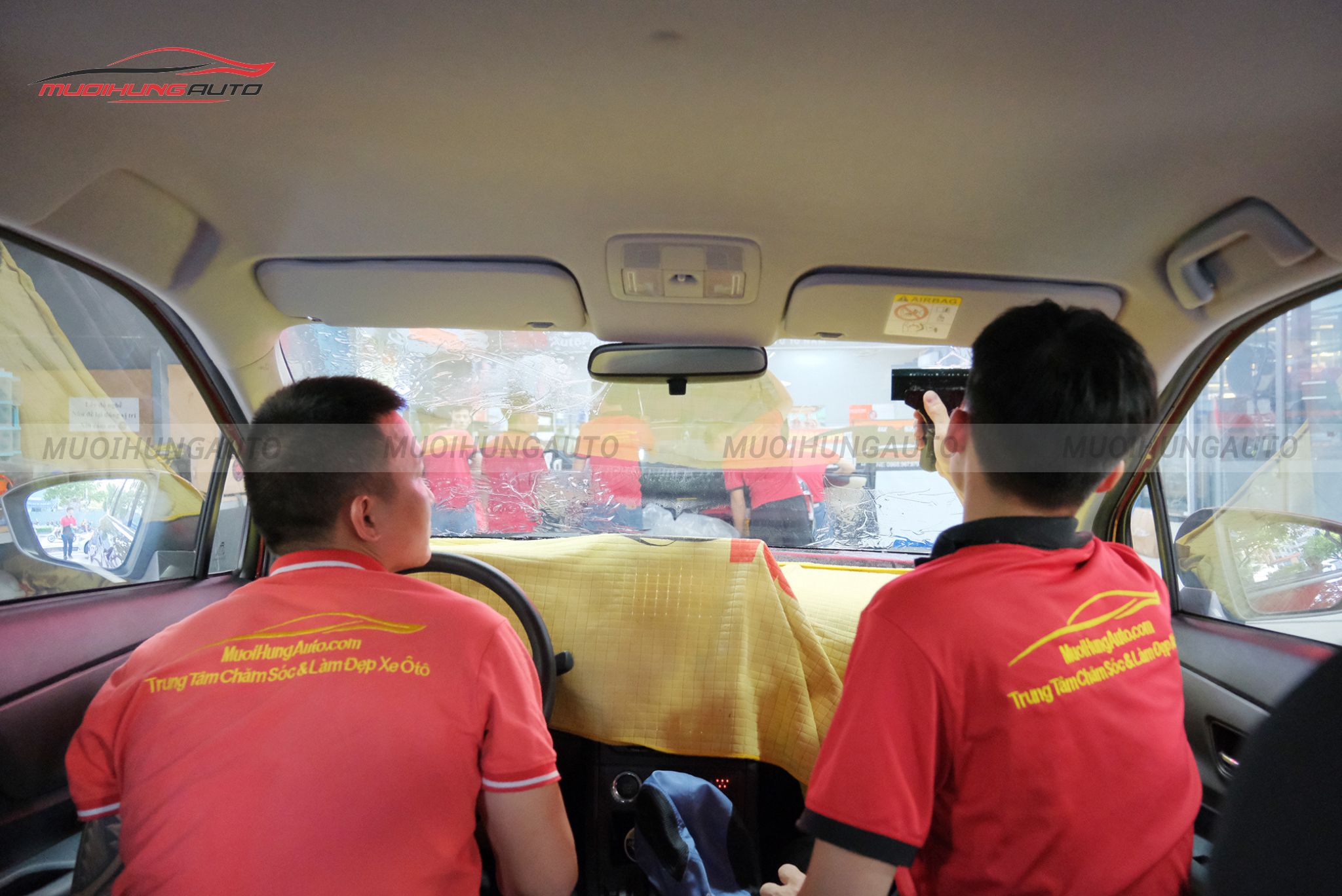 Dán phim cách nhiệt 3M xe Toyota Avanza