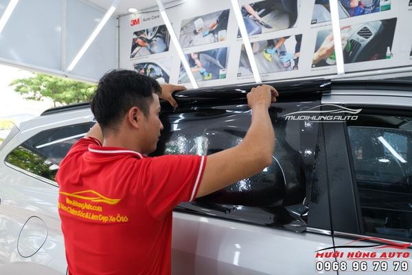 DÁN PHIM CÁCH NHIỆT CHO XE HƠI - LOẠI NÀO HIỆU QUẢ NHẤT?