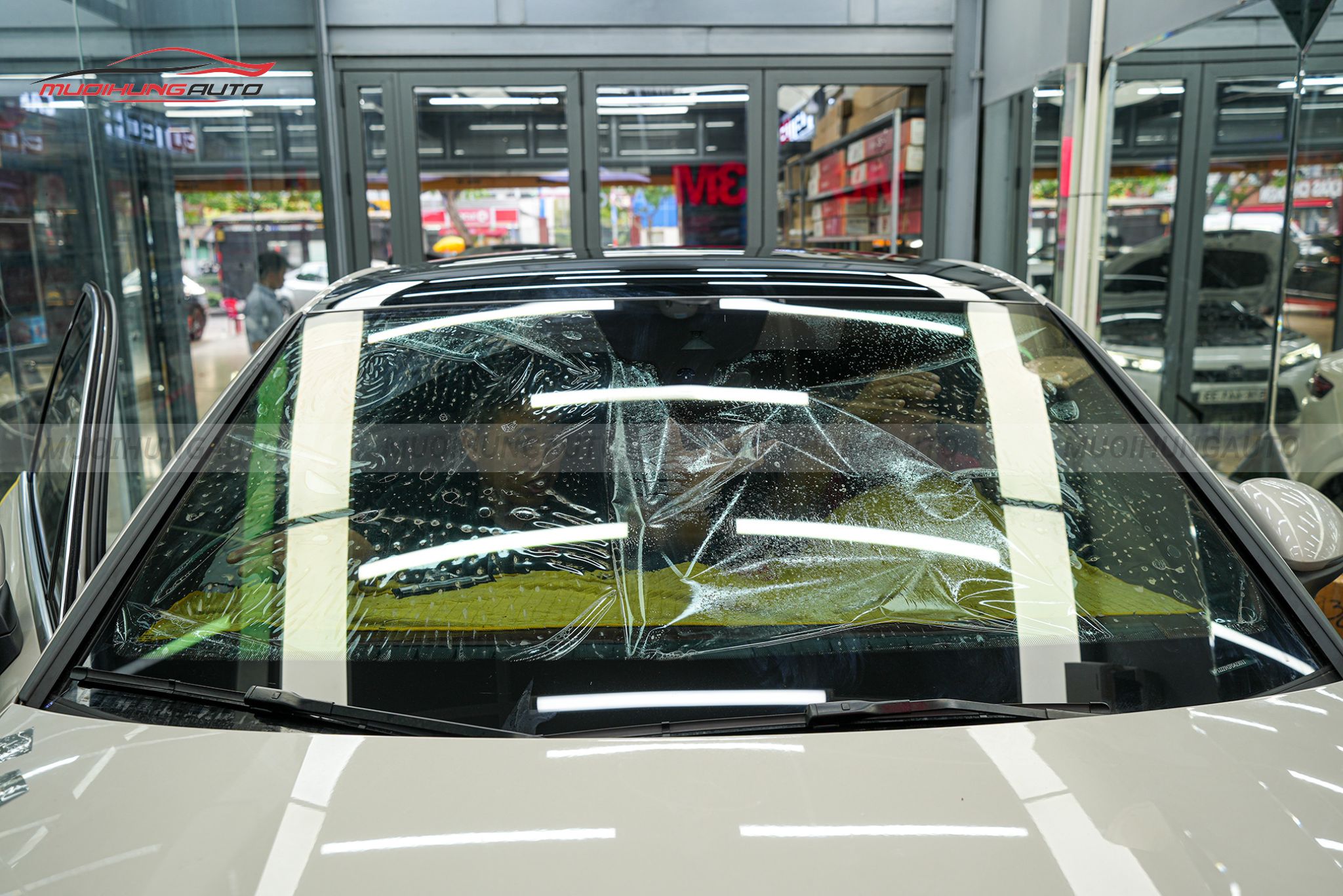 Dán phim cách nhiệt ô tô 3M Porsche Cayenne 2022