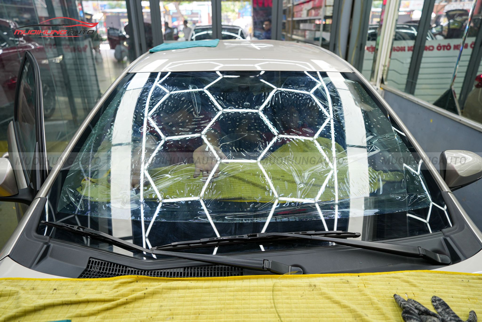 Dán phim cách nhiệt ô tô 3M Toyota Vios 2024