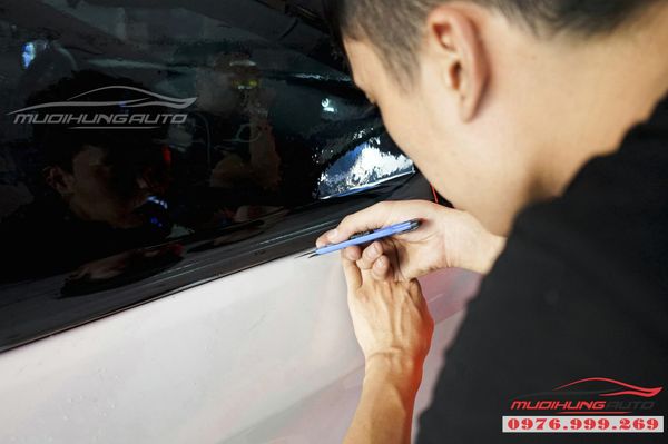 Dán phim chống nóng Llumar&nbsp; Hyundai Elantra Chính hãng 02