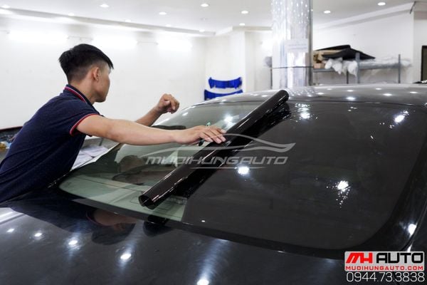 Dán phim chống nóng  Llumar TOYOTA CAMRY giá rẻ 03