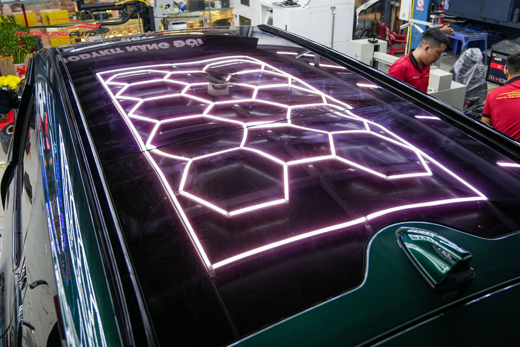 Dán phim PPF TPU SUNROOF cách nhiệt cửa sổ trời xe Vinfast VF9 2024