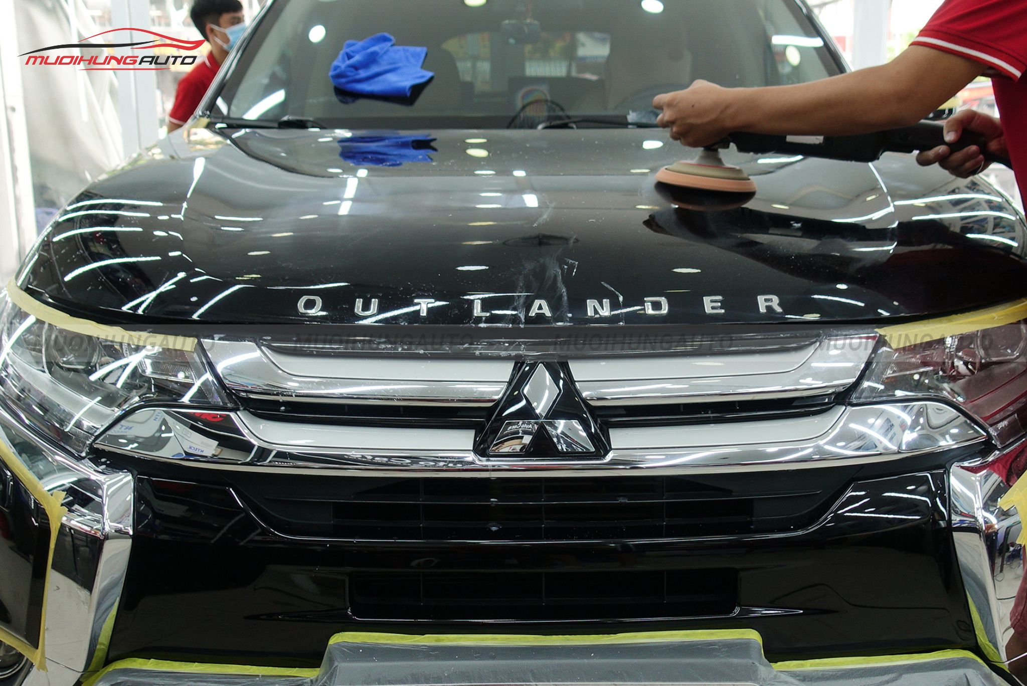 Đánh bass xe hơi Mitsubishi Outlander