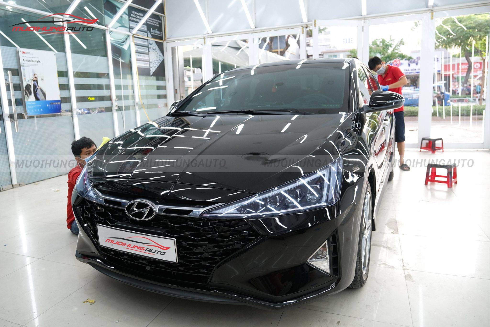 Đánh bóng ô tô Sedan