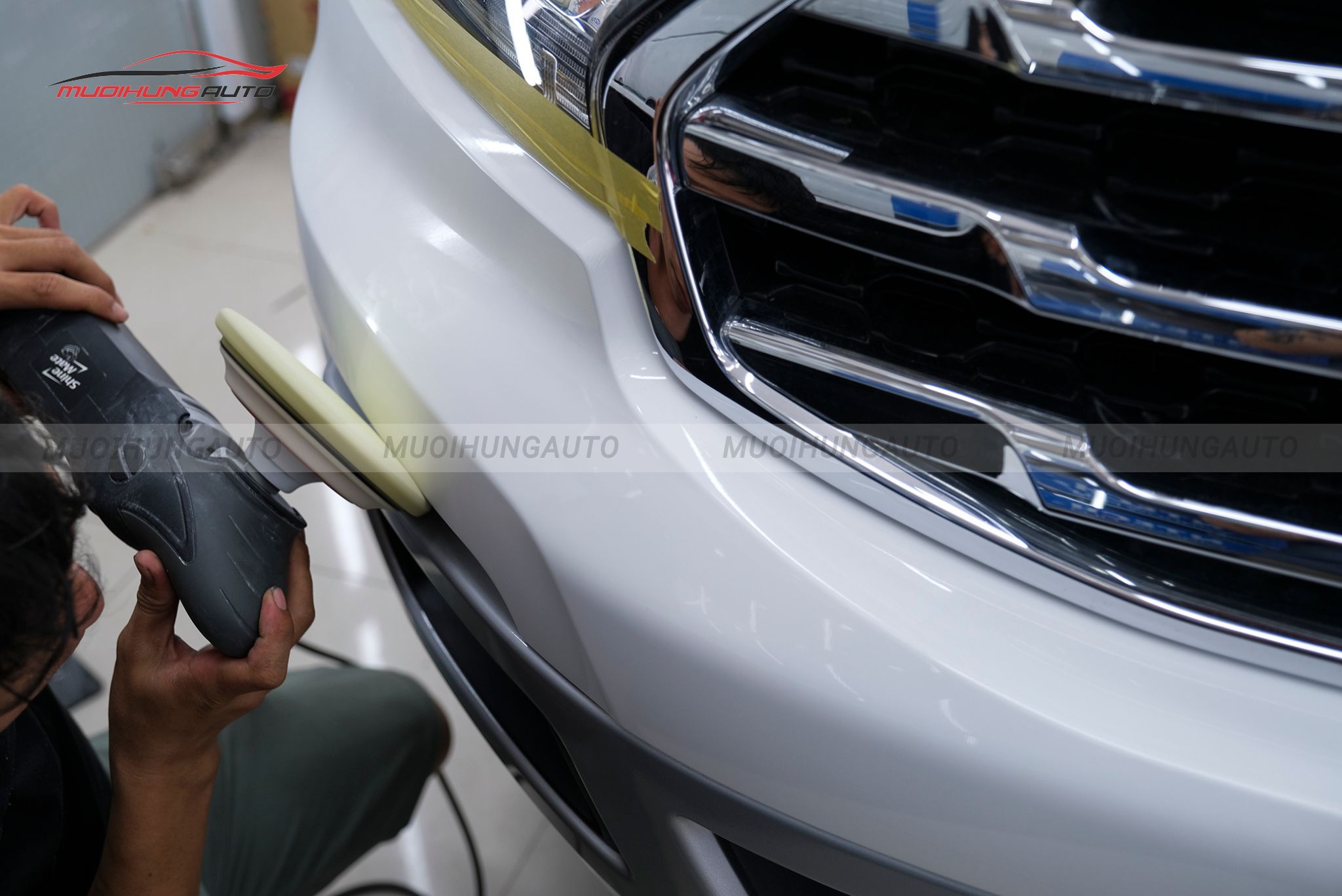 Đánh bóng sơn xe Ford Everest 2019