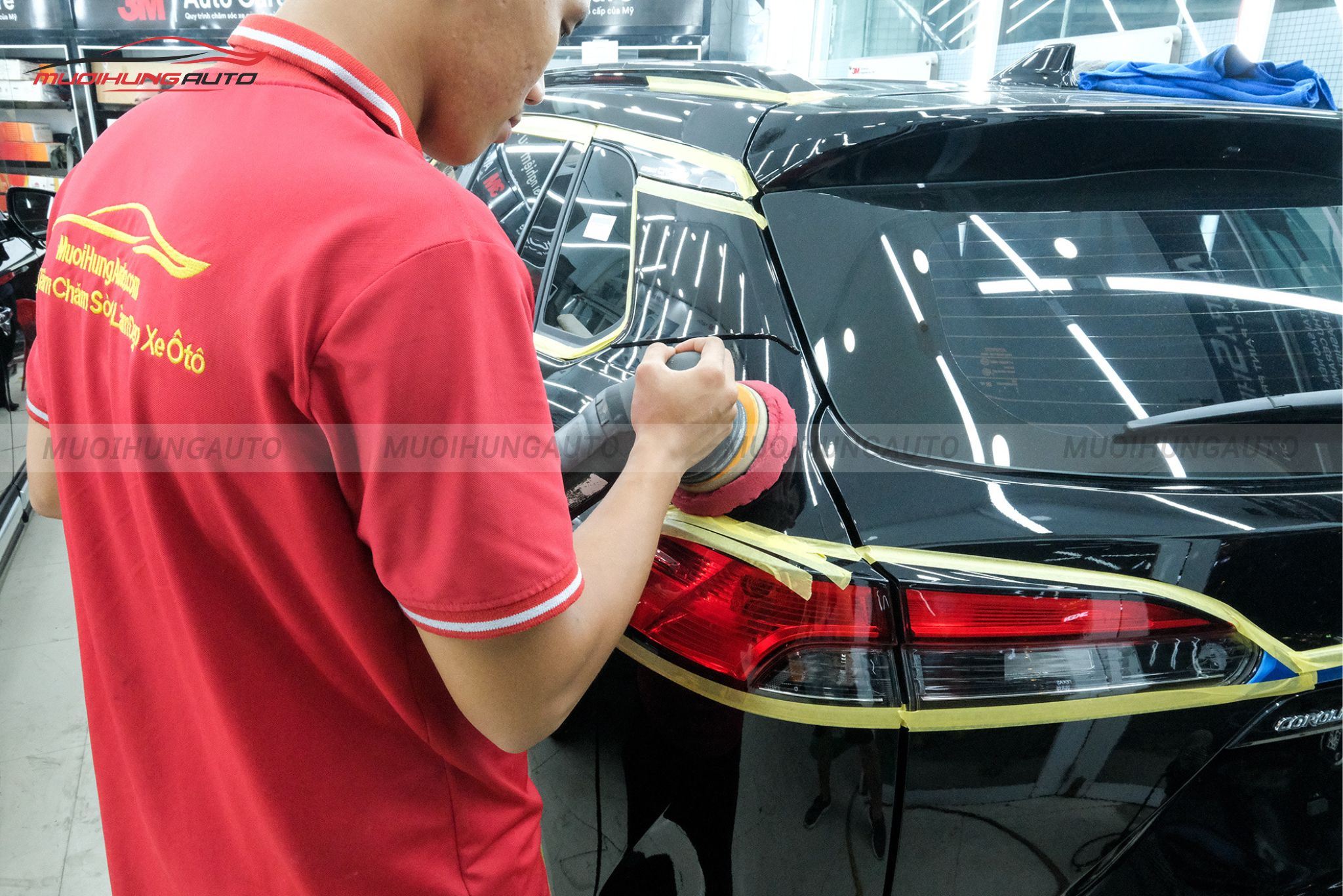 Đánh bóng sơn xe ô tô Toyota Corolla Cross