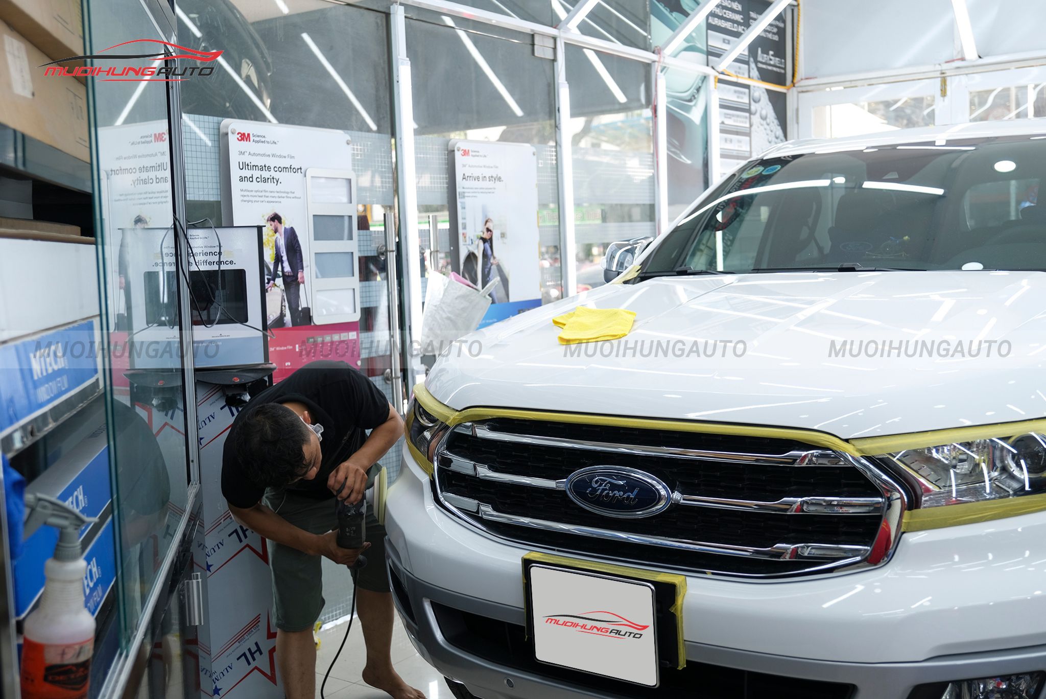 Đánh bóng xe hơi Ford Everest 2019
