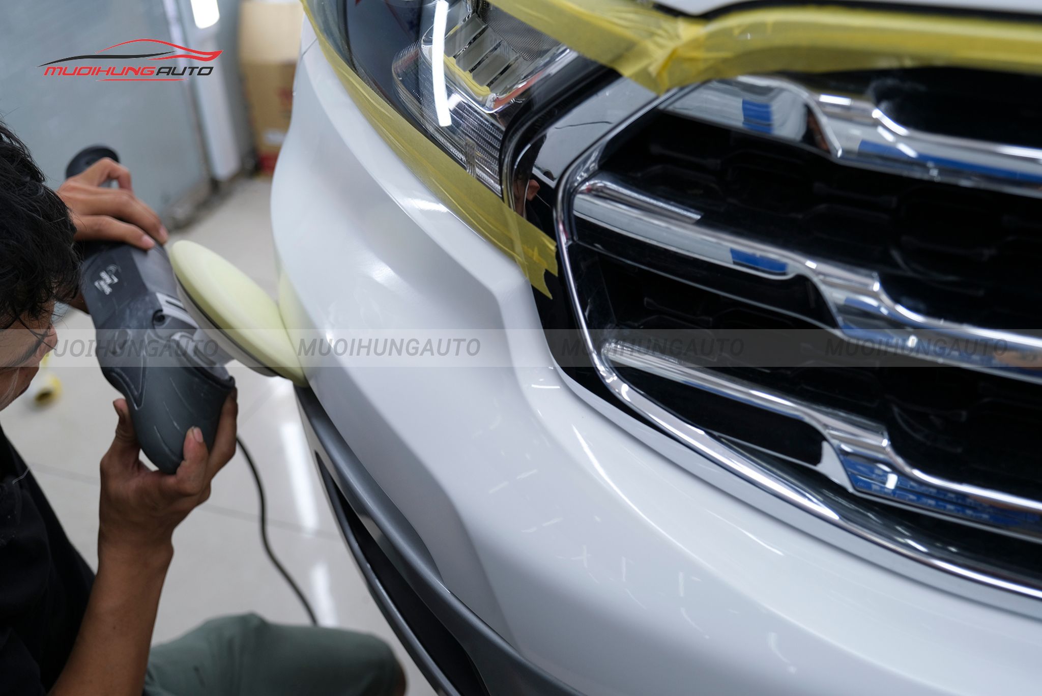 Đánh bóng xe ô tô Ford Everest 2019