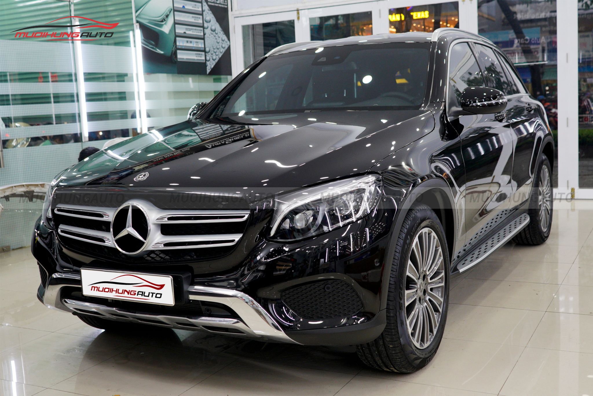 Dịch vụ đánh bóng xe ô tô Mercedes GLC250