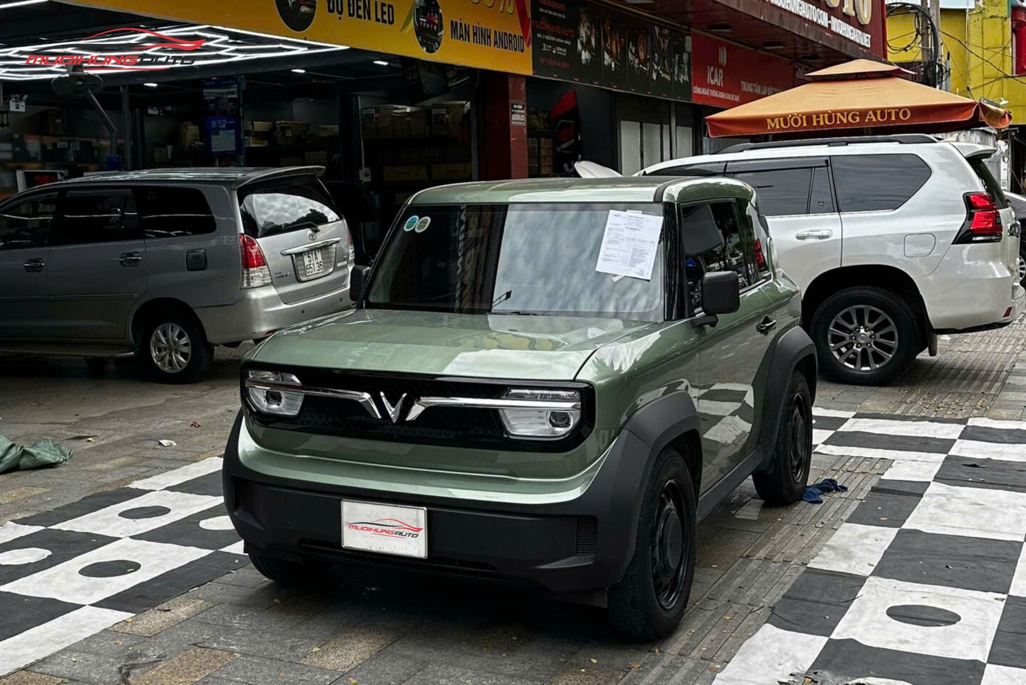 độ bệ tỳ tay xe VF3