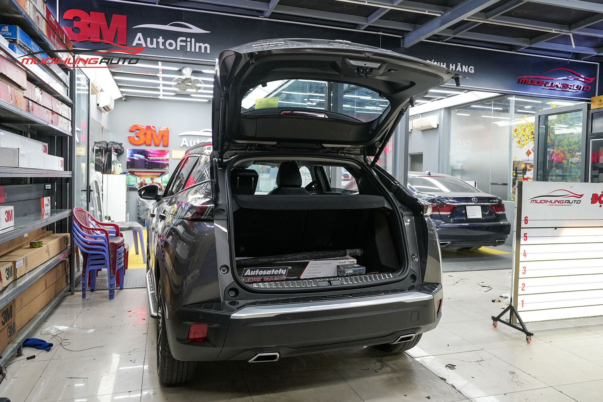 Độ cốp điện ô tô Peugeot 2008