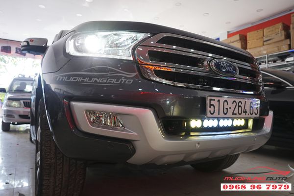 Độ đèn Bixenon và led bar xe Ford EVEREST 2019 01