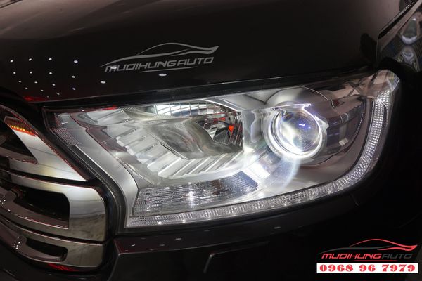 Độ đèn Bixenon và led bar xe Ford EVEREST 2019 03