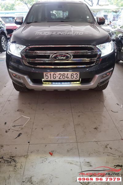 Độ đèn Bixenon và led bar xe Ford EVEREST 2019 05