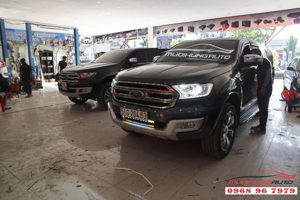 Độ đèn Bixenon và led bar xe Ford EVEREST 2019 08