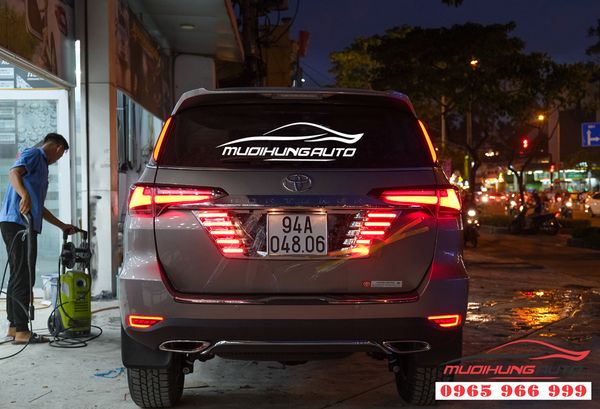 Độ đèn  Hậu nguyên cụm Fortuner 2019-2020 04