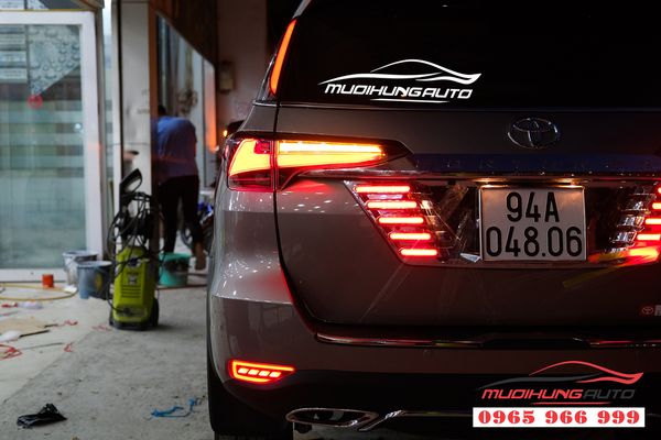 Độ đèn  Hậu nguyên cụm Fortuner 2019-2020 05