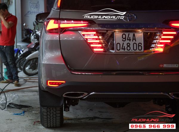 Độ đèn  Hậu nguyên cụm Fortuner 2019-2020 06