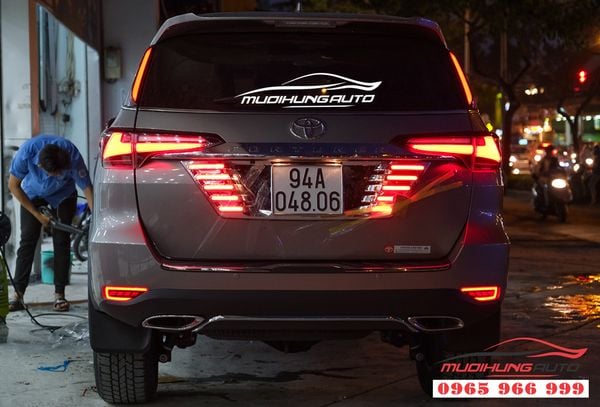 Độ đèn  Hậu nguyên cụm Fortuner 2019-2020 08
