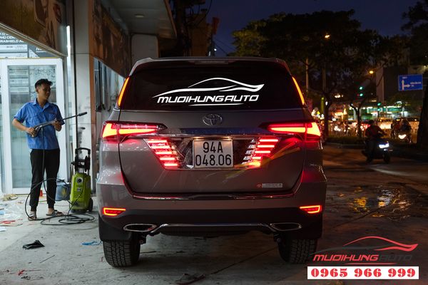 Độ đèn  Hậu nguyên cụm Fortuner 2019-2020 09