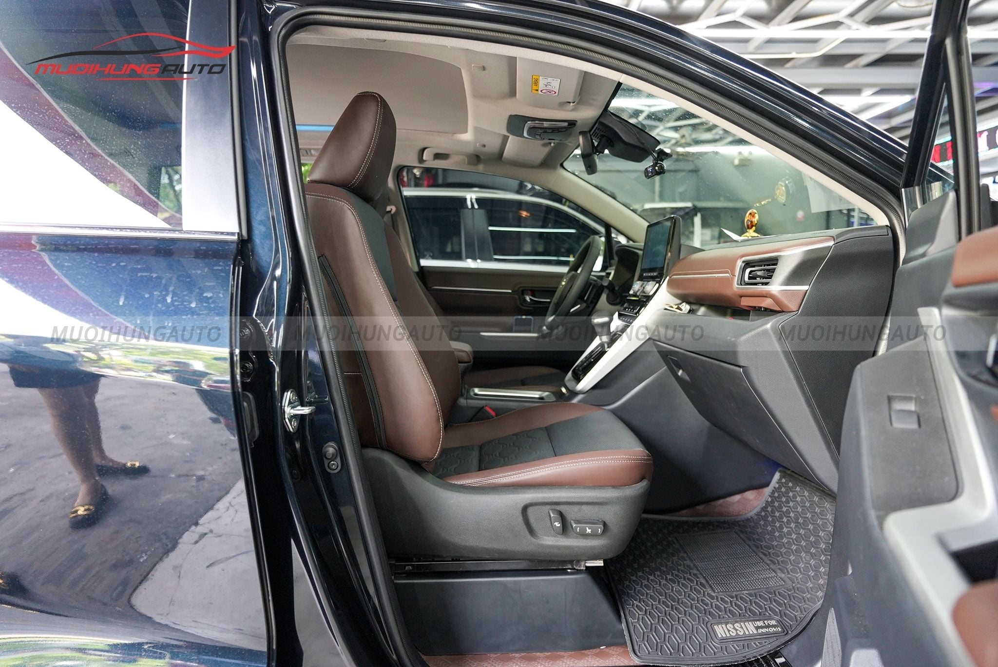 Độ ghế chỉnh điện ô tô Toyota Innova Cross Hybrid 2024