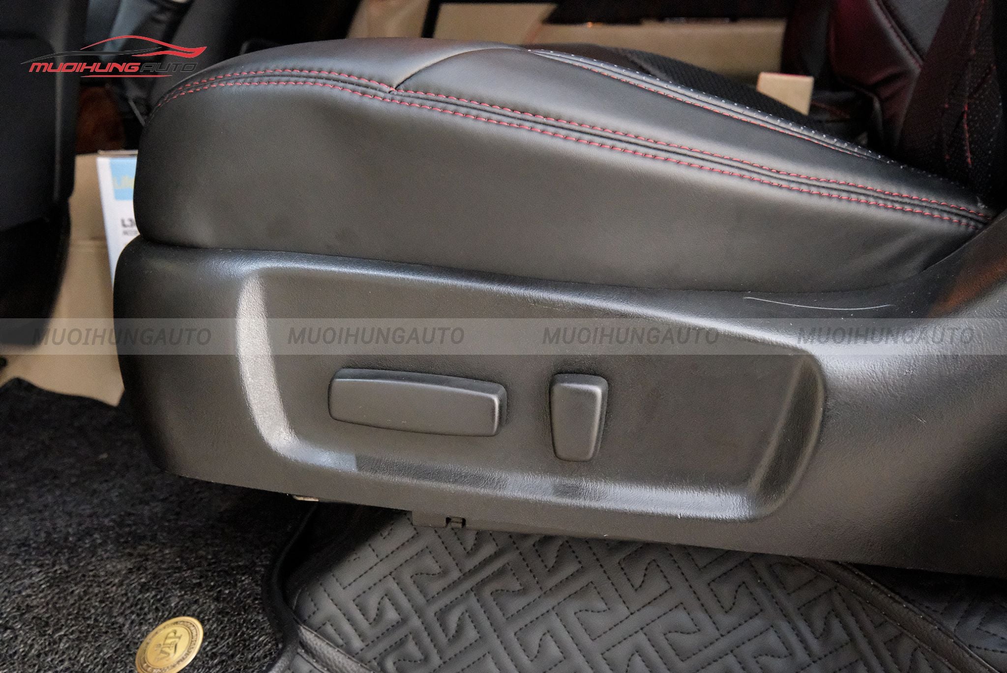 Độ ghế điện ô tô Ford Everest