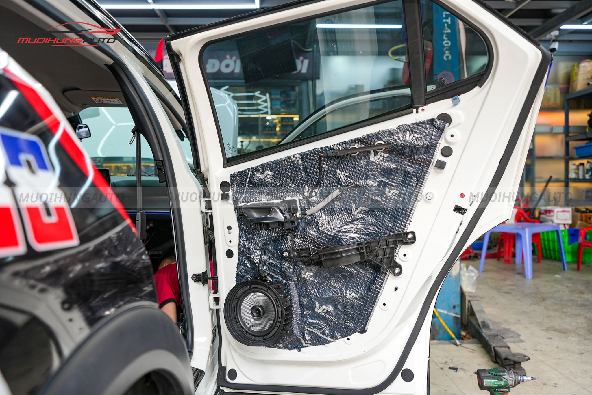 Độ loa cánh cho ô tô Peugeot 2008