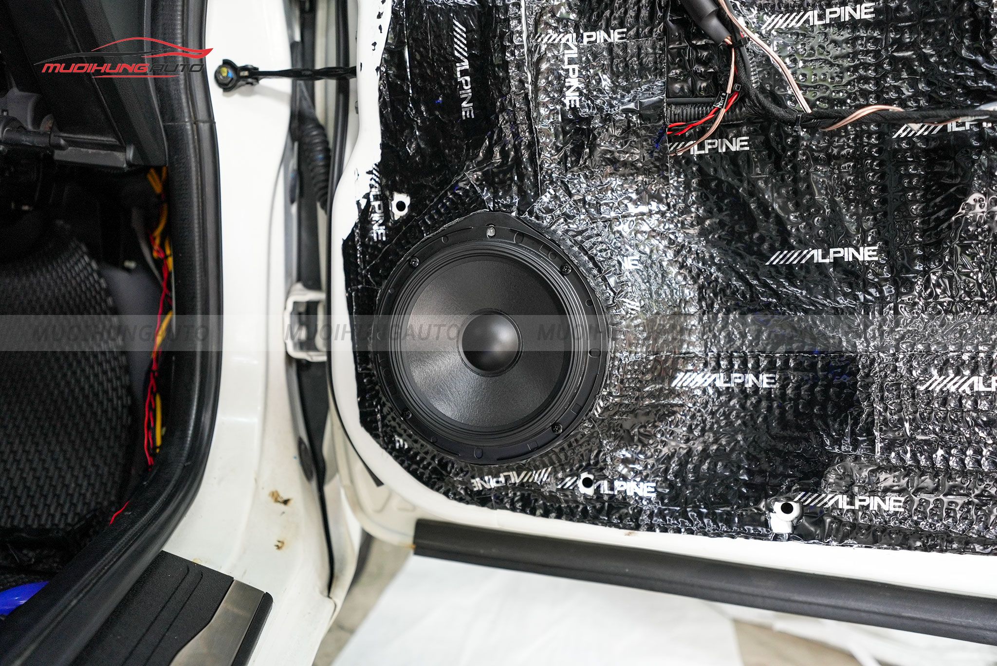 Độ loa cánh cửa City 2014