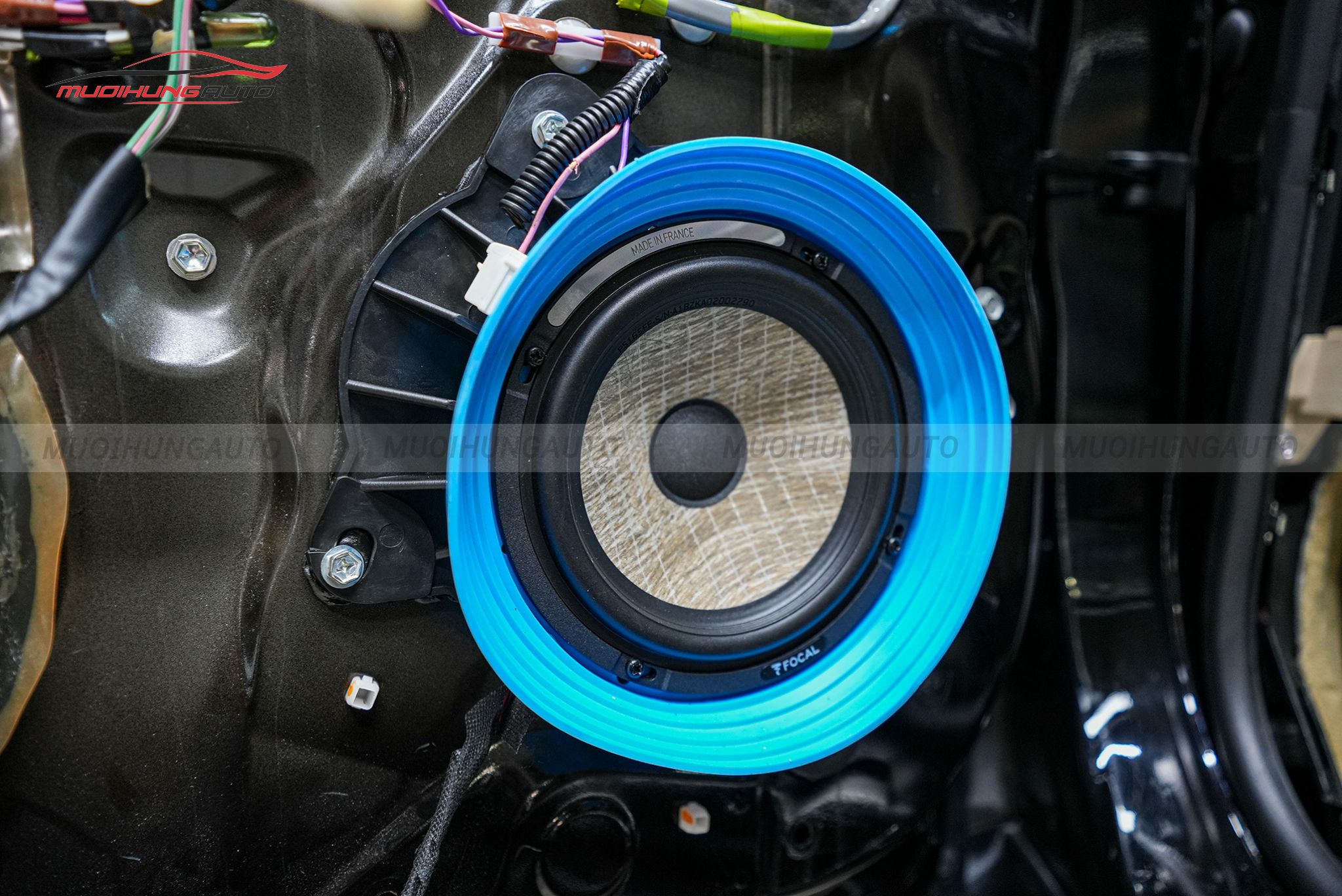 Độ loa cánh cửa Lexus ES350