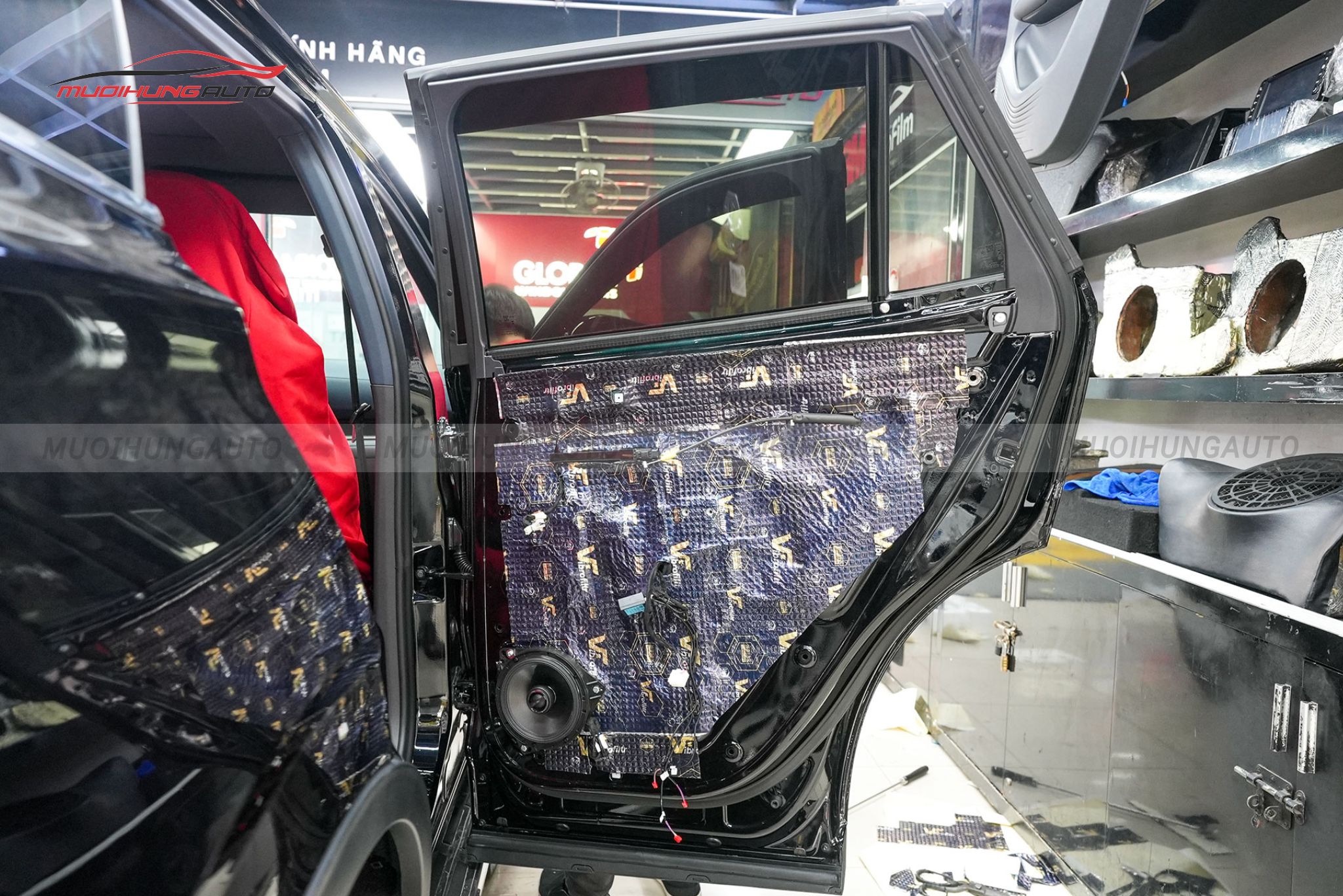 Độ loa cánh cửa ô tô Ford Territory 2023