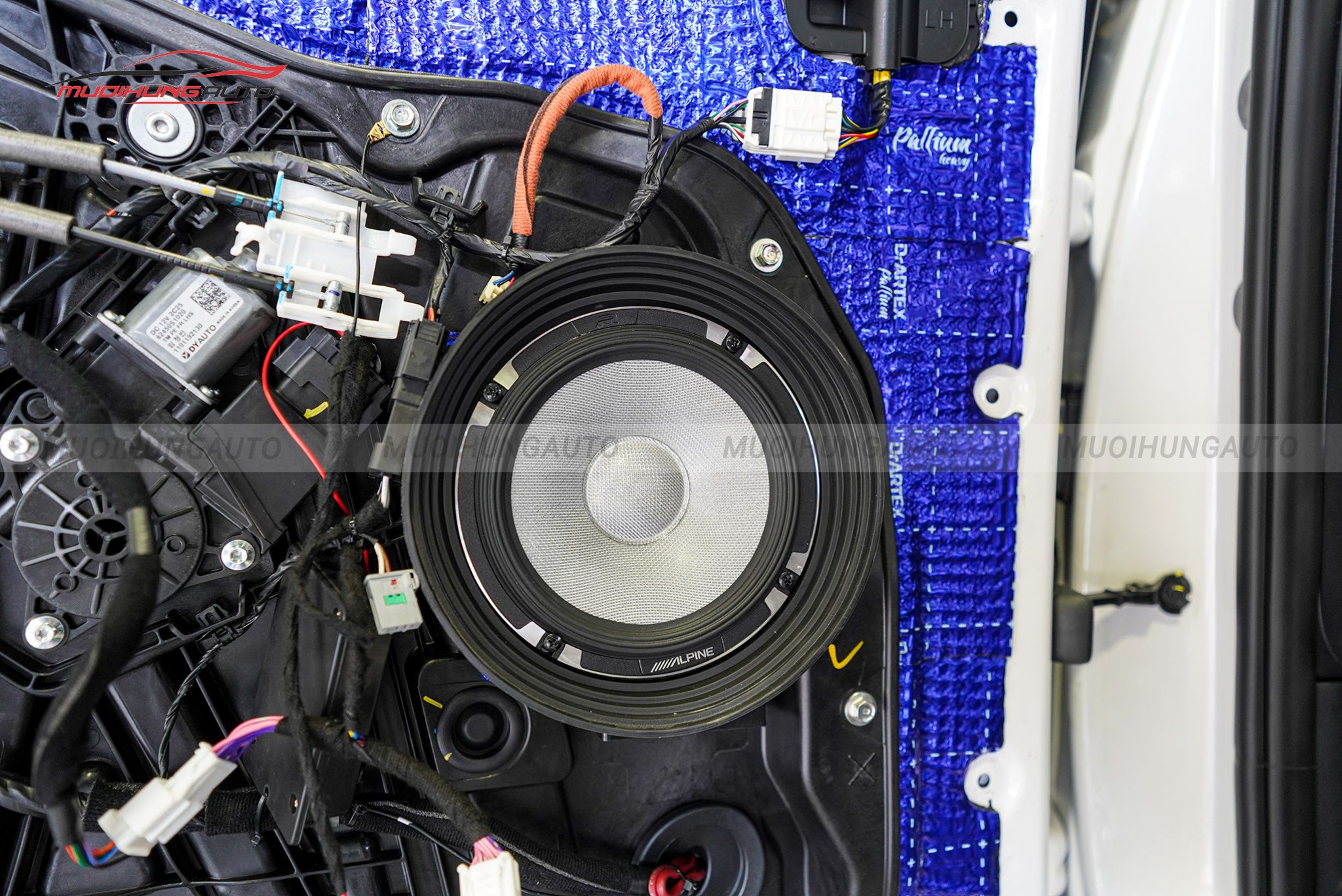 Độ loa cánh cửa Santafe 2022