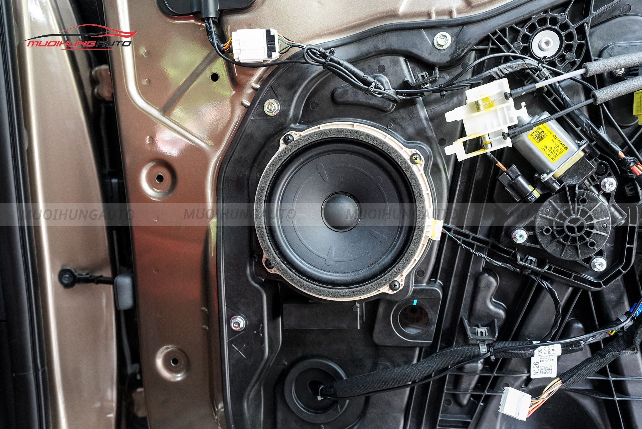 Độ loa cánh Hyundai Santafe 2020