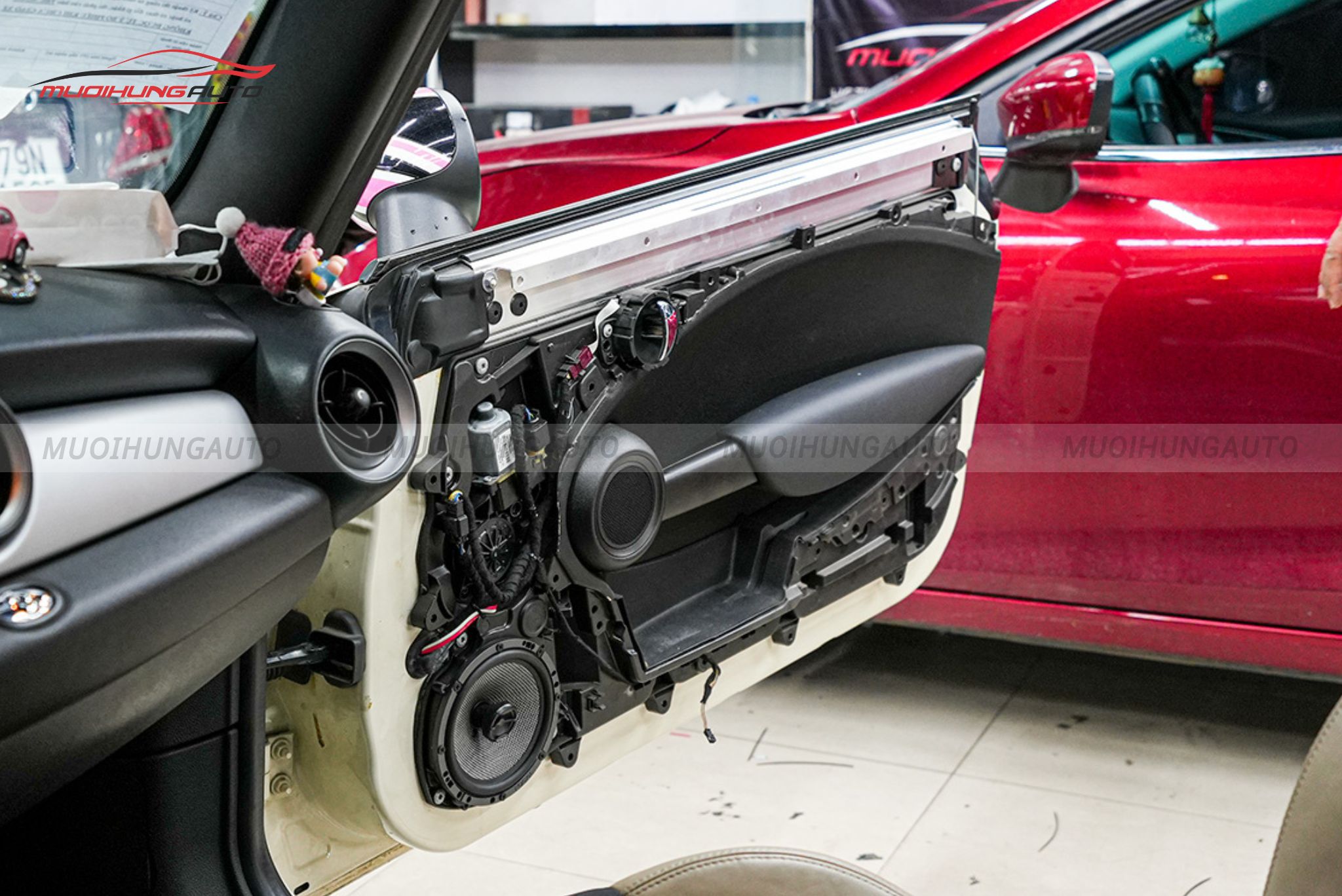 Độ loa cánh Mini Cooper