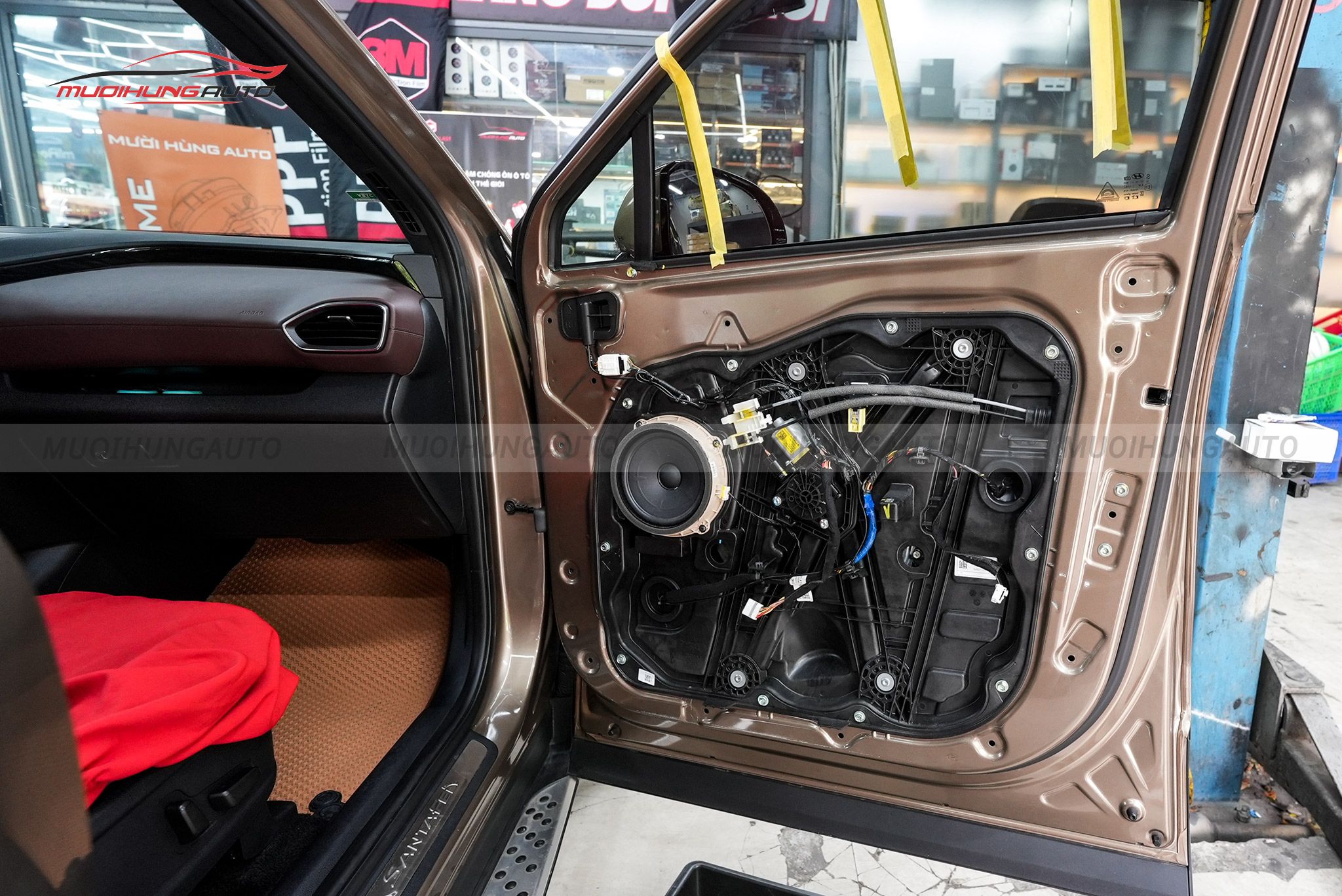 Độ loa cánh ô tô Hyundai Santafe 2020