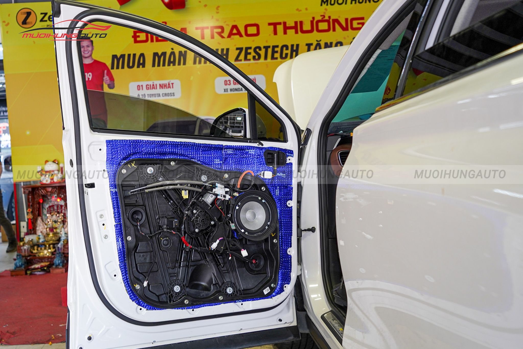 Độ loa cánh ô tô Hyundai Santafe 2022