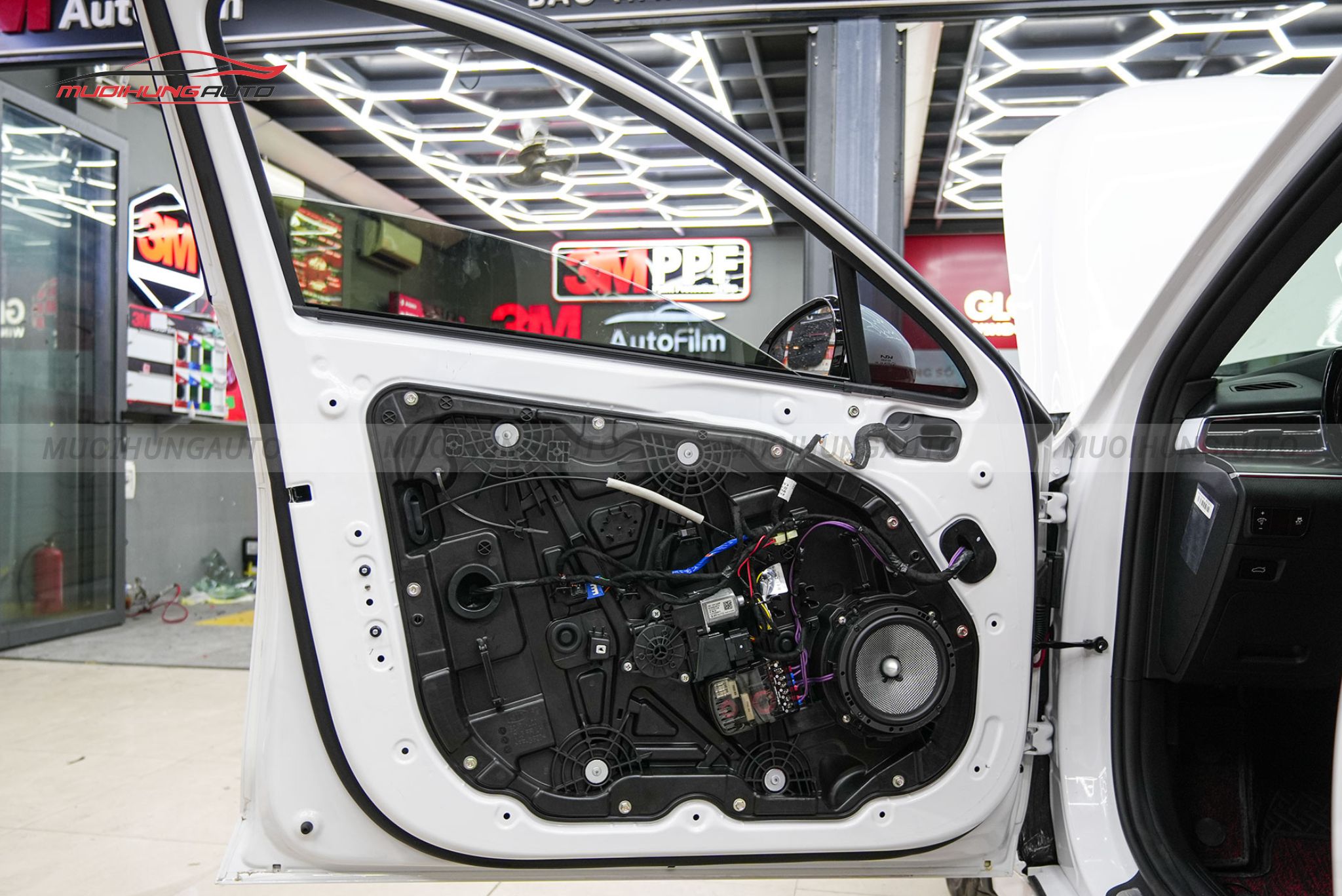 Độ loa cánh ô tô Kia K5