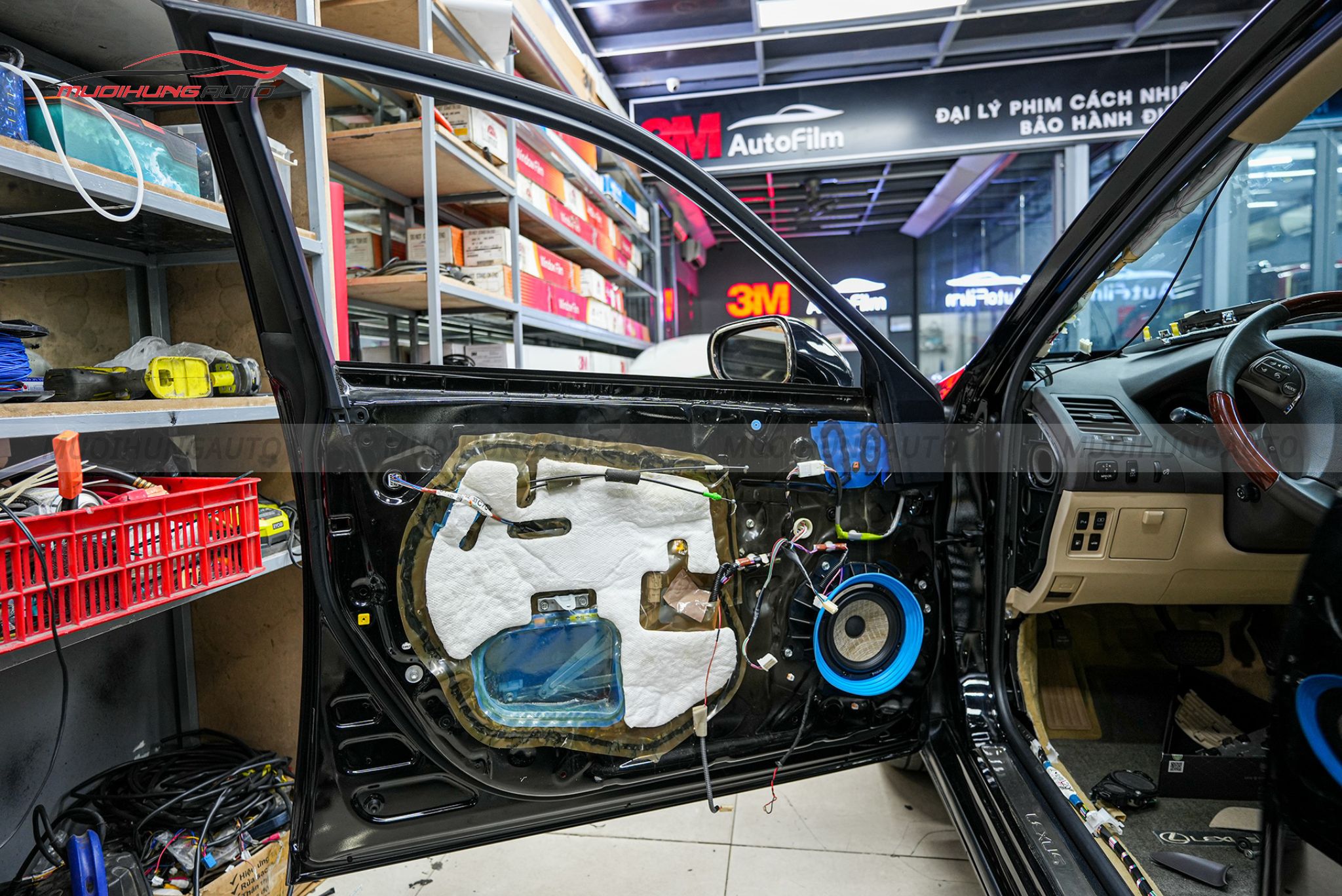 Độ loa cánh ô tô Lexus ES350