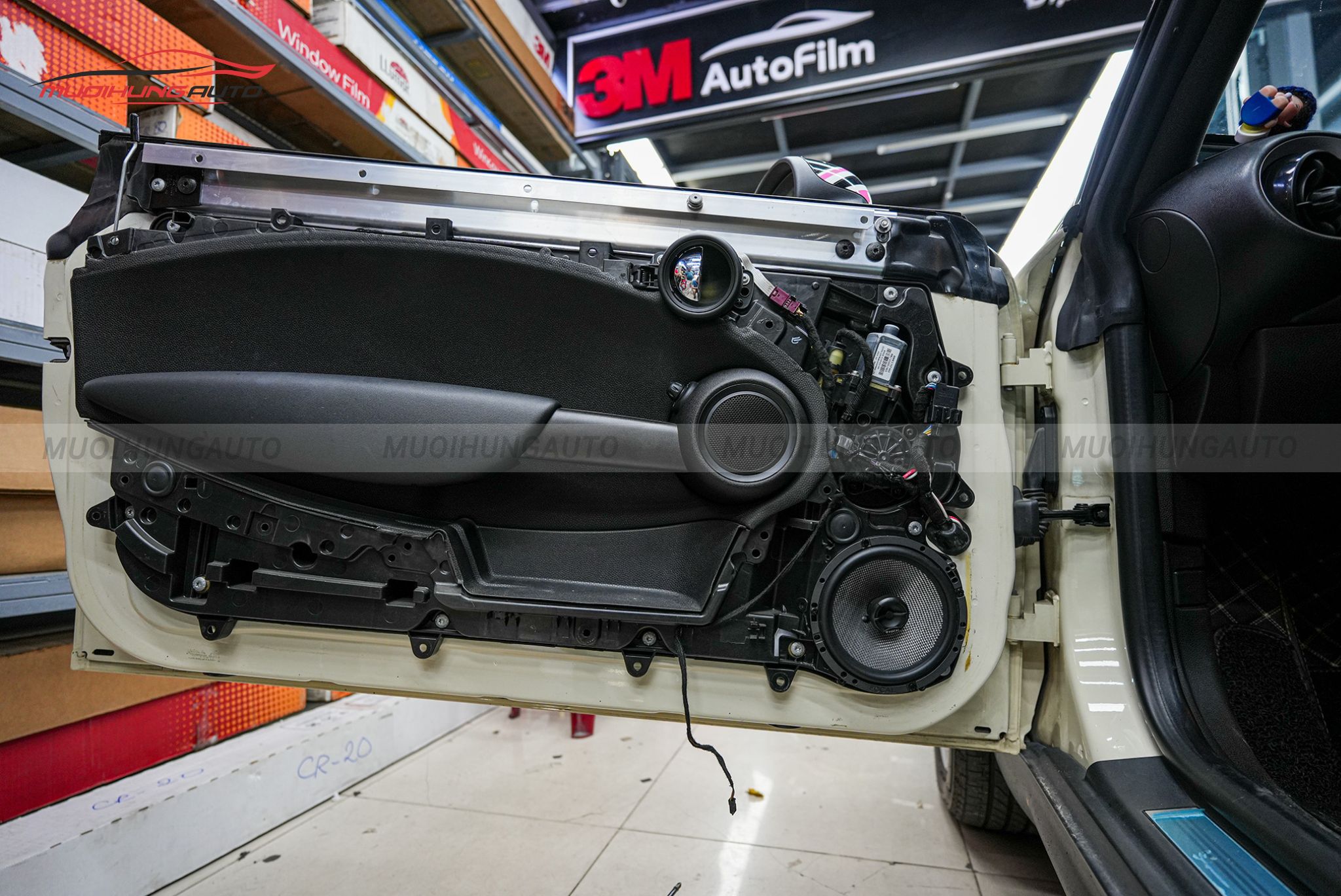 Độ loa cánh ô tô Mini Cooper