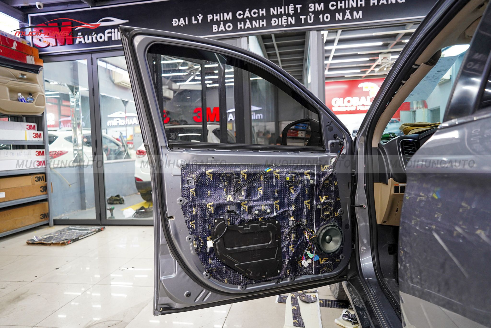 Độ loa cánh ô tô Mitsubishi Outlander 2020