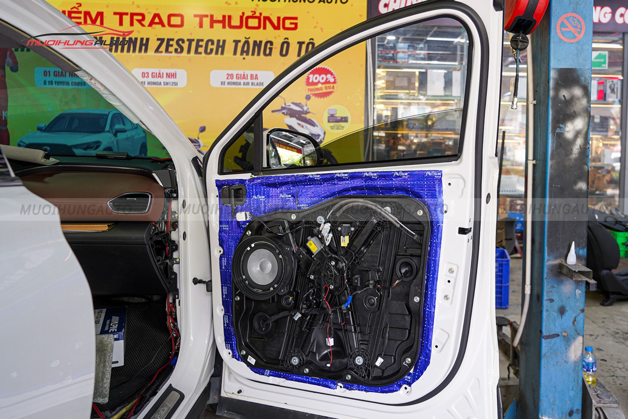 Độ loa cánh ô tô Santafe 2022