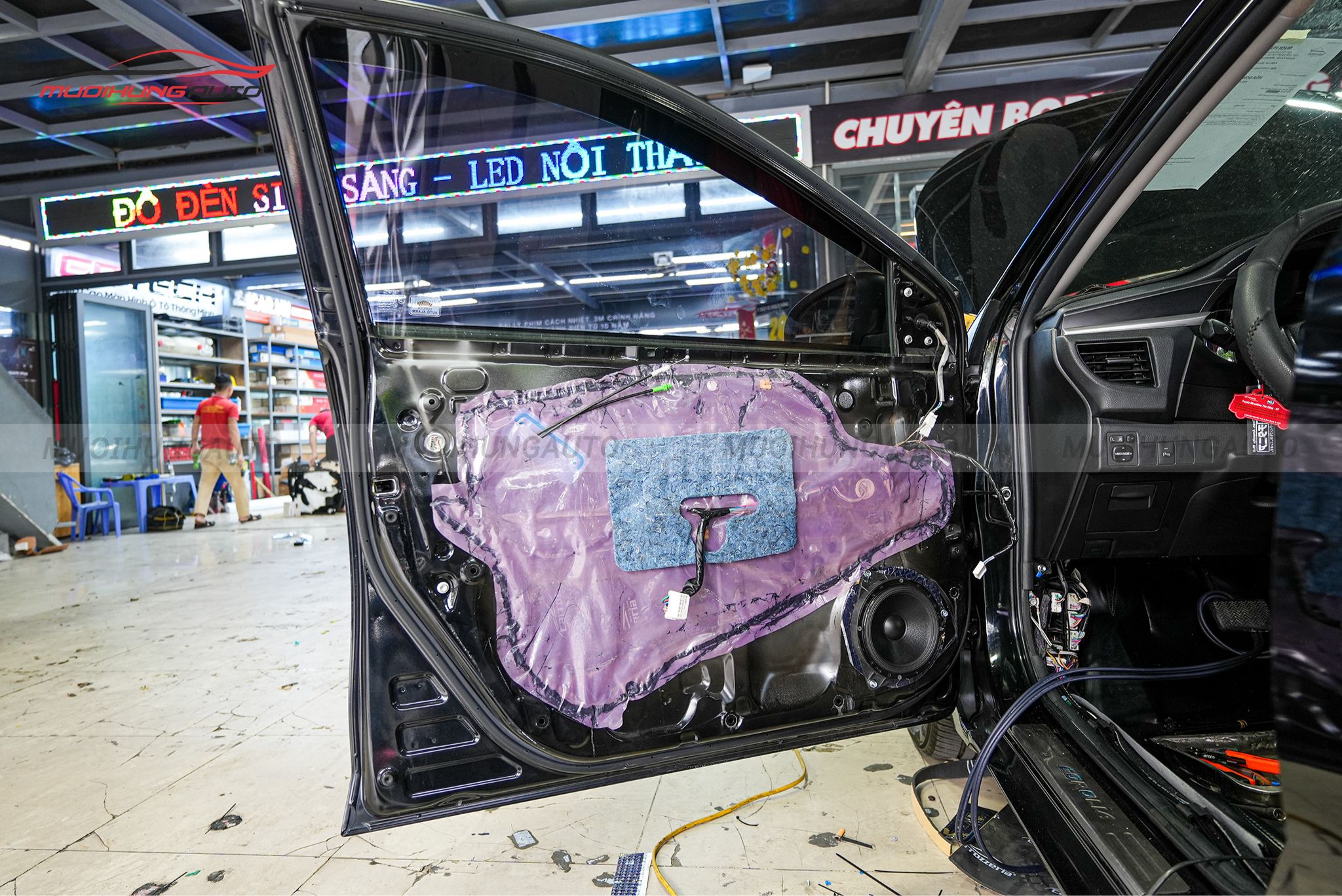 Độ loa cánh ô tô Toyota Altis 2017