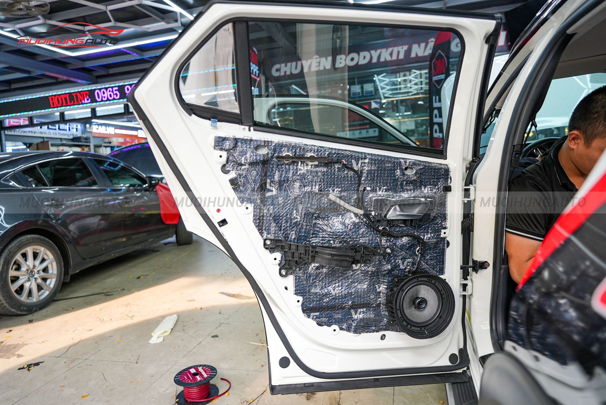 Độ loa cánh Peugeot 2008