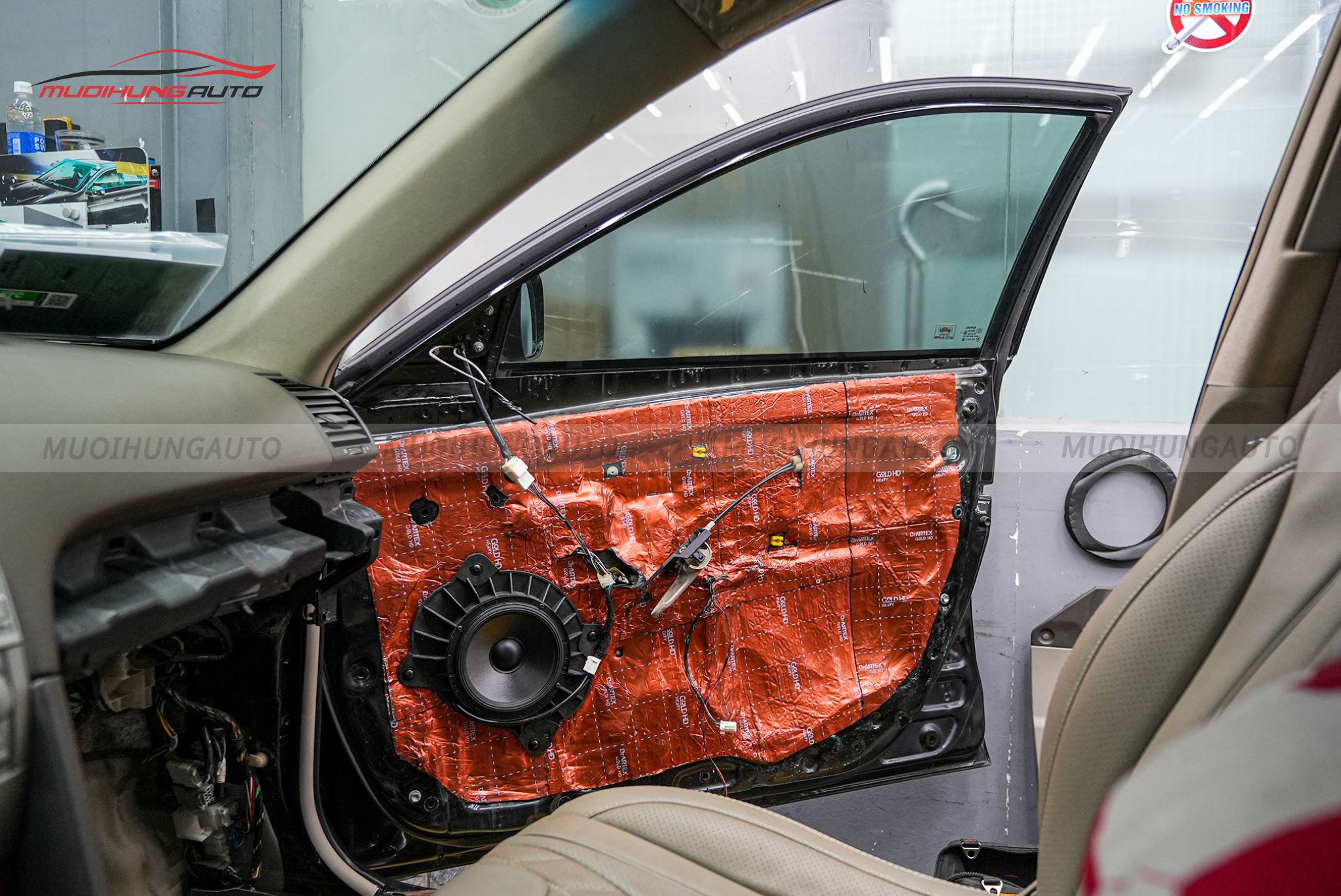 Độ loa cánh Toyota Camry 2009