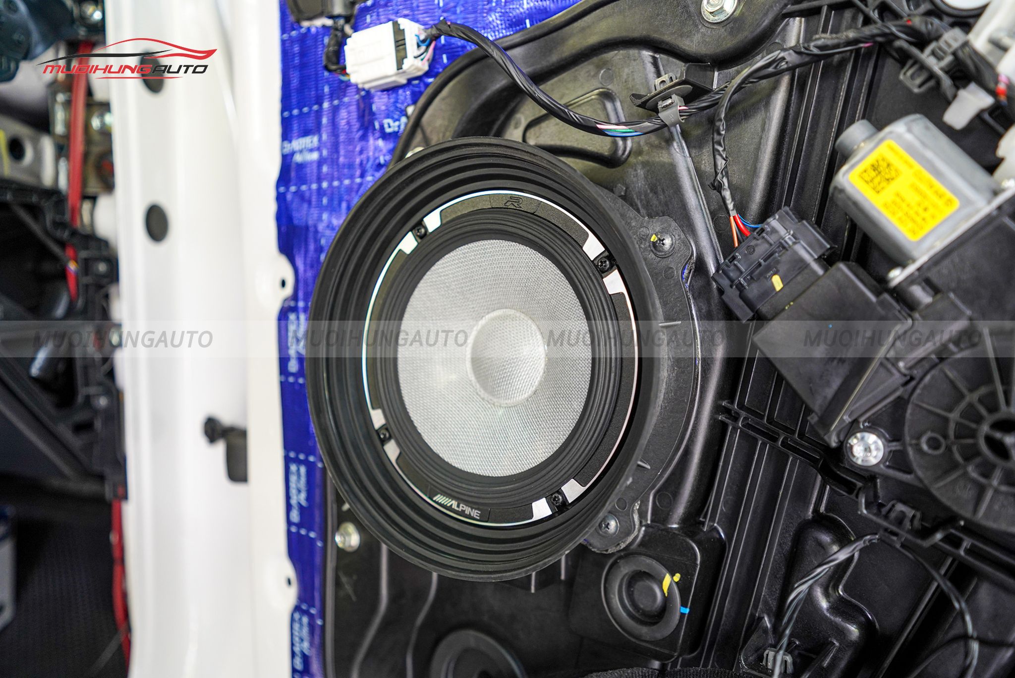 Độ loa cánh xe Hyundai Santafe 2022